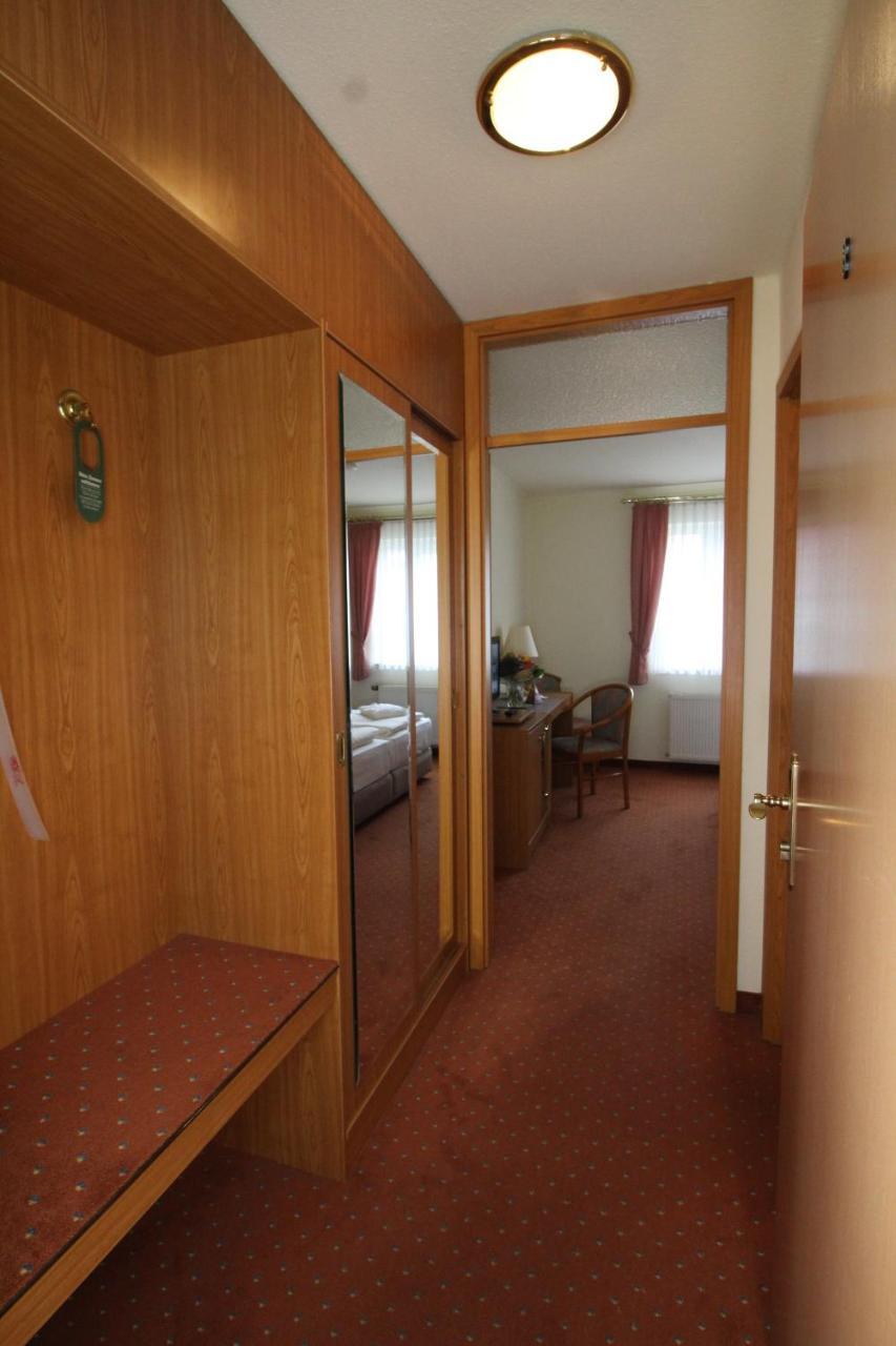 Hotel Weisser Schwan Erfurt Exterior photo