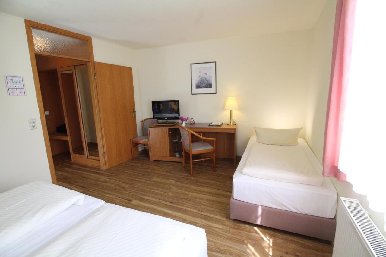 Hotel Weisser Schwan Erfurt Exterior photo